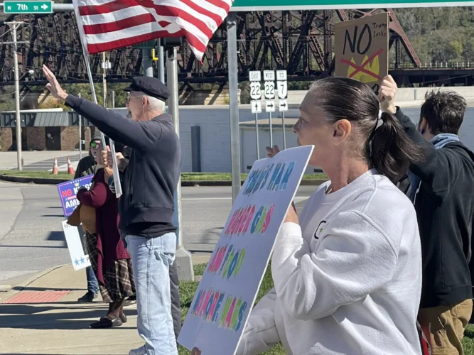 Steubenville rally urges voters to cast ballots early